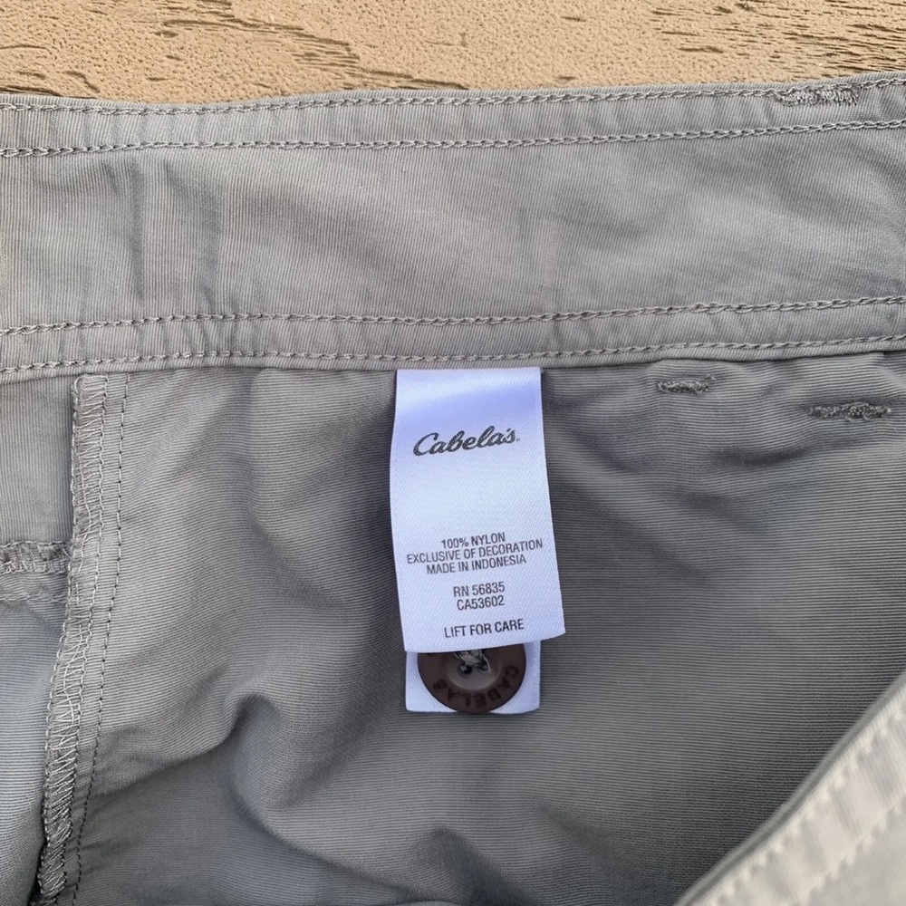 Cabela's Cargo Shorts Men's Size 40 Reg Gray Casual Zipper Side Pockets READ - Picture 6 of 9